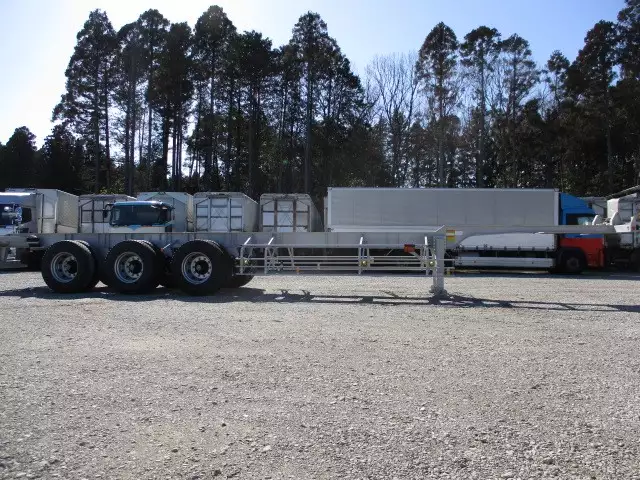 未使用車　40FT3軸コンテナシャシ　リフトアクスル　積載30,480㎏の画像4