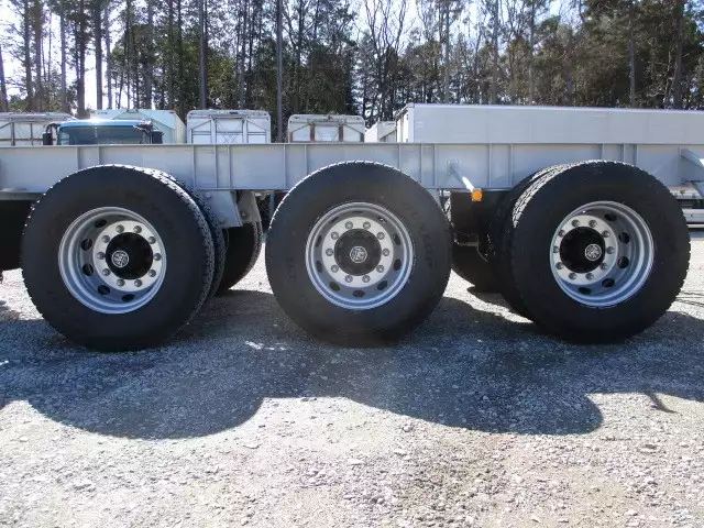 未使用車　40FT3軸コンテナシャシ　リフトアクスル　積載30,480㎏の画像38