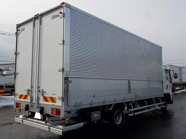 未使用‼ 寒冷地仕様‼ いすゞ 6200ワイド 4tアルミウイング エアサス 格納PG付 MT6速 210馬力 の画像4