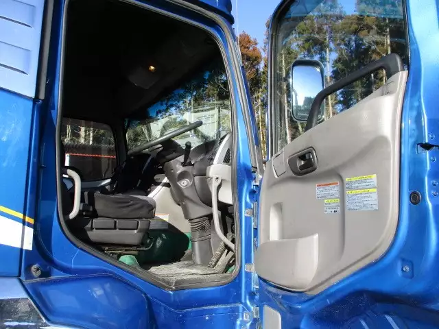 平成24年03月中古大型トラクタヘッド日産UDUDトラックスの画像27