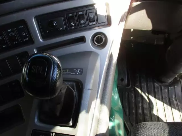 平成24年03月中古大型トラクタヘッド日産UDUDトラックスの画像30