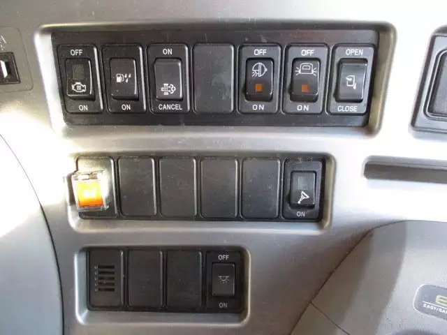 平成24年03月中古大型トラクタヘッド日産UDUDトラックスの画像34