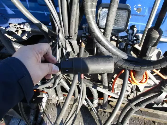 平成24年03月中古大型トラクタヘッド日産UDUDトラックスの画像54