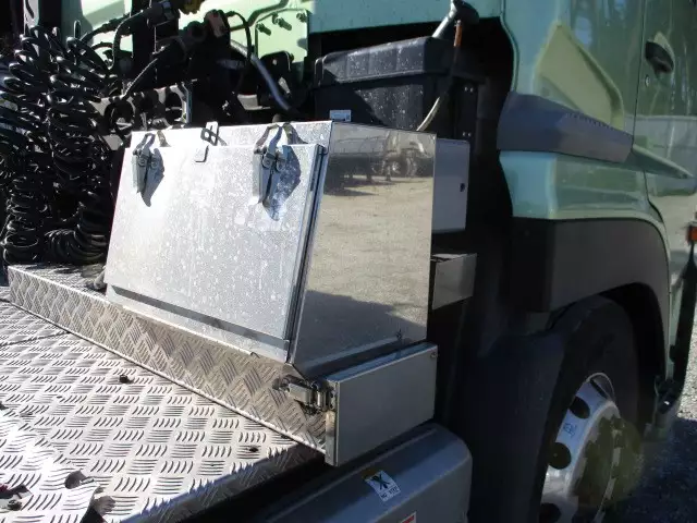 平成26年12月中古大型トラクタヘッド日産UDUDトラックスの画像24