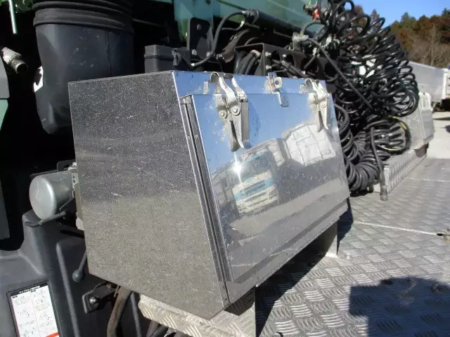 平成26年12月中古大型トラクタヘッド日産UDUDトラックスの画像33