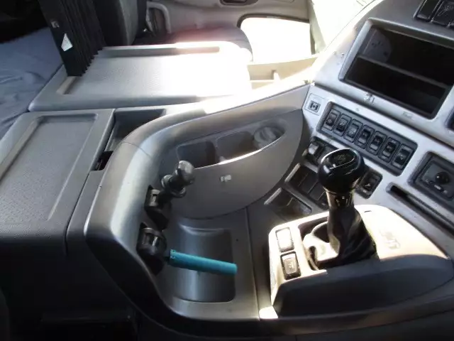 平成26年12月中古大型トラクタヘッド日産UDUDトラックスの画像37