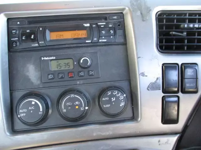 平成26年12月中古大型トラクタヘッド日産UDUDトラックスの画像40