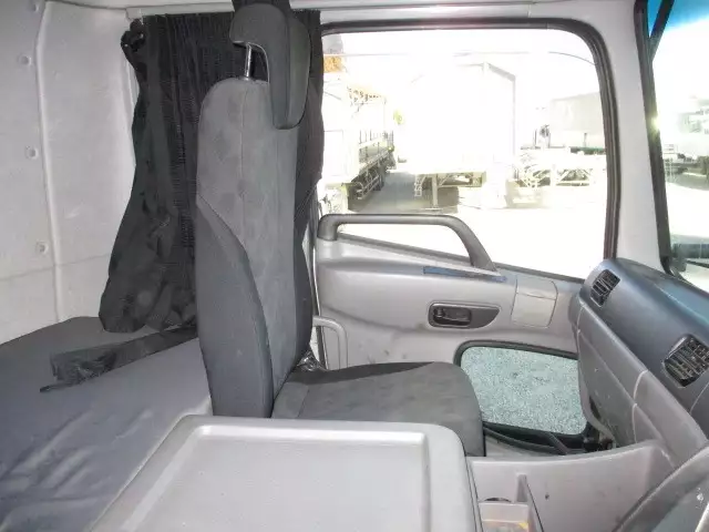 平成26年12月中古大型トラクタヘッド日産UDUDトラックスの画像47