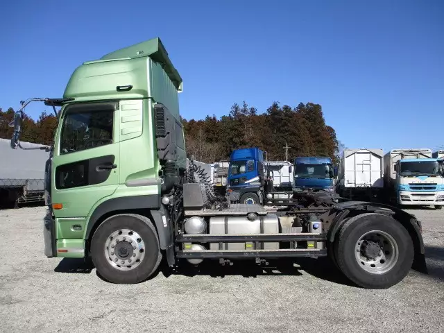 平成26年12月中古大型トラクタヘッド日産UDUDトラックスの画像8