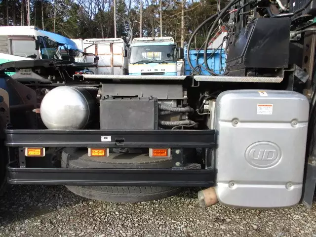 平成28年05月中古大型トラクタヘッド日産UDニッサンディーゼルの画像25