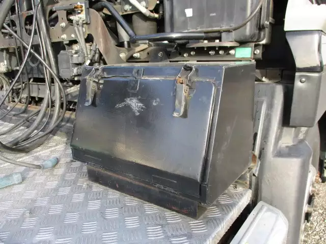 平成28年05月中古大型トラクタヘッド日産UDニッサンディーゼルの画像30