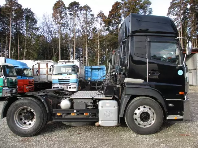 平成28年05月中古大型トラクタヘッド日産UDニッサンディーゼルの画像4