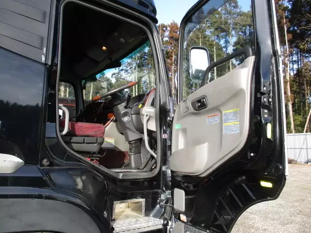 平成28年05月中古大型トラクタヘッド日産UDニッサンディーゼルの画像38