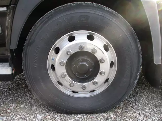 平成28年05月中古大型トラクタヘッド日産UDニッサンディーゼルの画像9