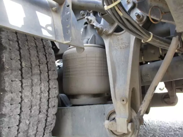 平成27年05月中古大型トラクタヘッド日産UDUDトラックスの画像13