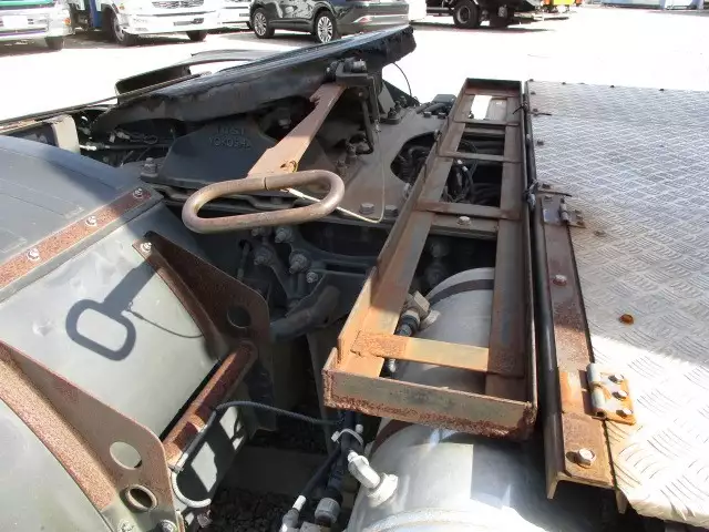 平成27年05月中古大型トラクタヘッド日産UDUDトラックスの画像14