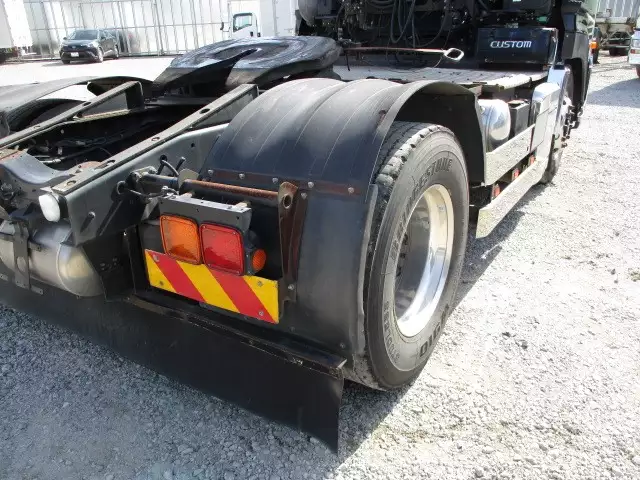 平成27年05月中古大型トラクタヘッド日産UDUDトラックスの画像15