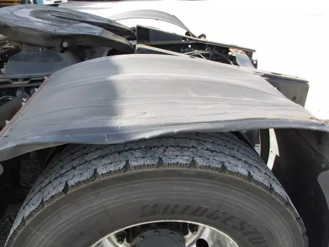 平成27年05月中古大型トラクタヘッド日産UDUDトラックスの画像18