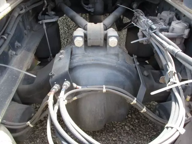 平成27年05月中古大型トラクタヘッド日産UDUDトラックスの画像21