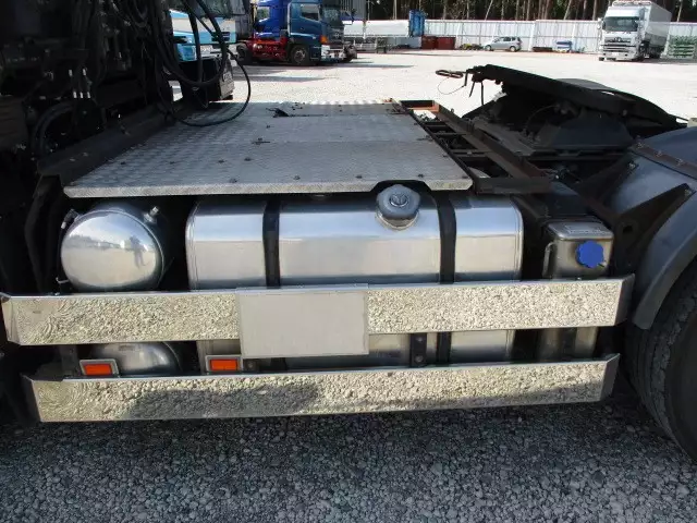 平成27年05月中古大型トラクタヘッド日産UDUDトラックスの画像24