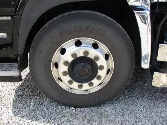 平成27年05月中古大型トラクタヘッド日産UDUDトラックスの画像26