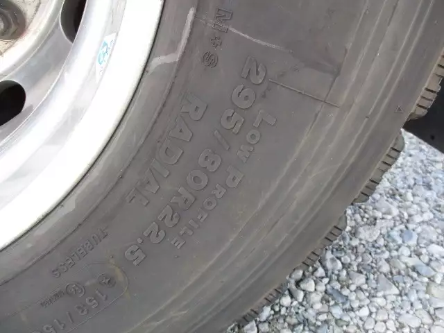 平成27年05月中古大型トラクタヘッド日産UDUDトラックスの画像30