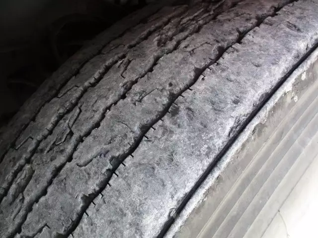 平成27年05月中古大型トラクタヘッド日産UDUDトラックスの画像33