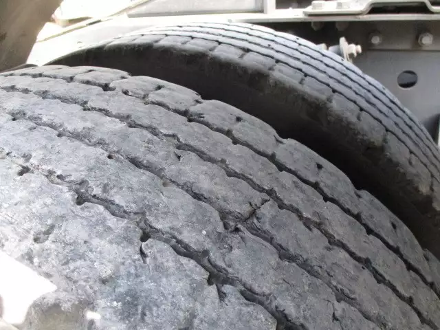 平成27年05月中古大型トラクタヘッド日産UDUDトラックスの画像35