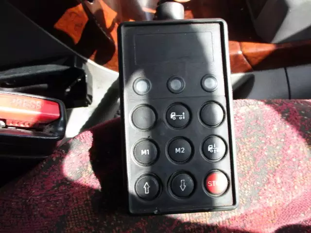 平成27年05月中古大型トラクタヘッド日産UDUDトラックスの画像43