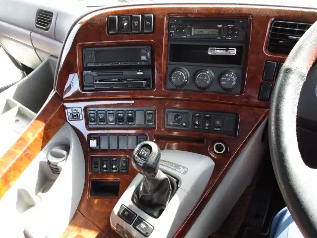 平成27年05月中古大型トラクタヘッド日産UDUDトラックスの画像44