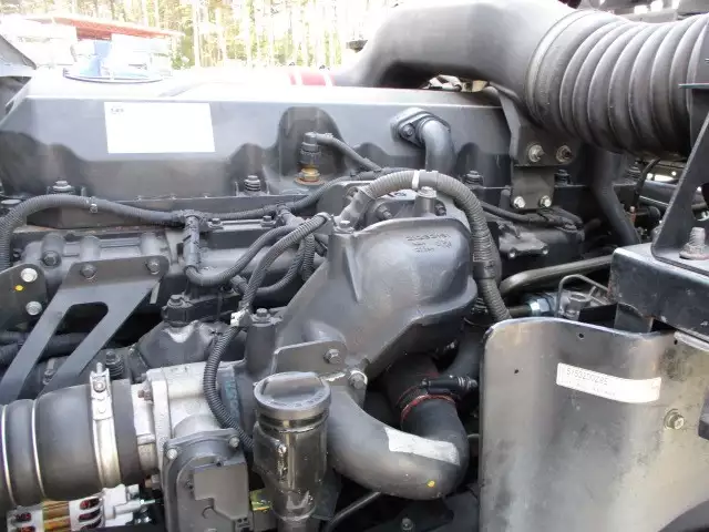 平成27年05月中古大型トラクタヘッド日産UDUDトラックスの画像53