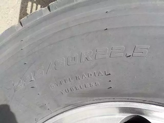 平成27年06月中古大型トラクタヘッド日産UDUDの画像12