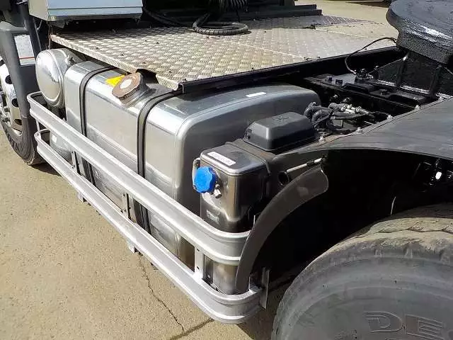 平成27年06月中古大型トラクタヘッド日産UDUDの画像16