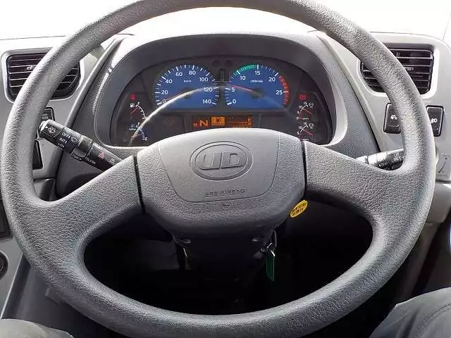 平成27年06月中古大型トラクタヘッド日産UDUDの画像42