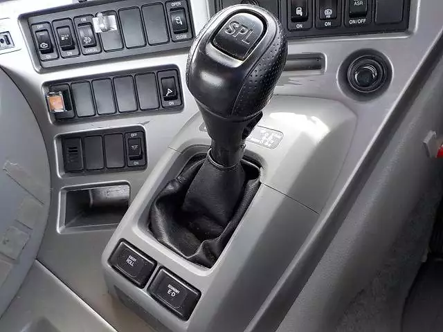 平成27年06月中古大型トラクタヘッド日産UDUDの画像47