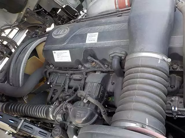 平成27年06月中古大型トラクタヘッド日産UDUDの画像9