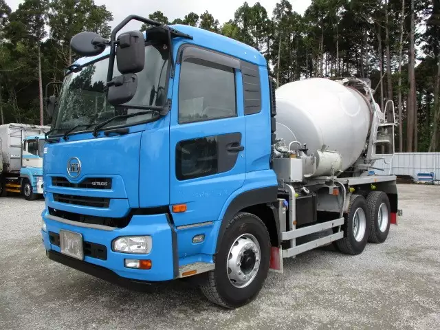 平成26年05月中古大型日産UDUDトラックスの画像1