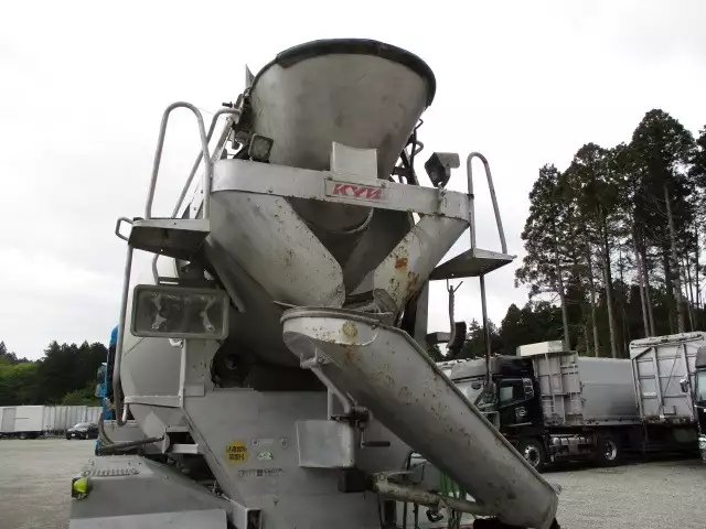 平成26年05月中古大型日産UDUDトラックスの画像19