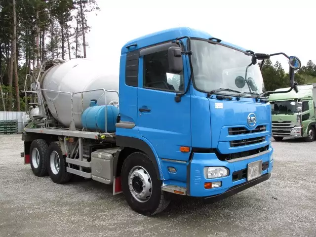 平成26年05月中古大型日産UDUDトラックスの画像3