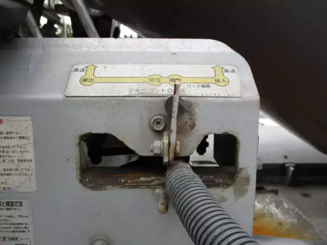 平成26年05月中古大型日産UDUDトラックスの画像23