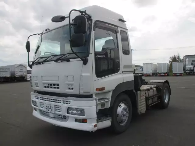 平成19年12月中古小型トラクタヘッドいすゞギガの画像1