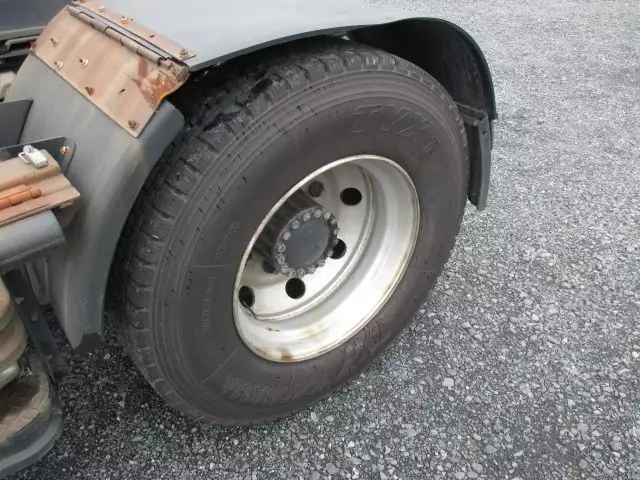 平成19年12月中古小型トラクタヘッドいすゞギガの画像13