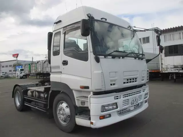 平成19年12月中古小型トラクタヘッドいすゞギガの画像3