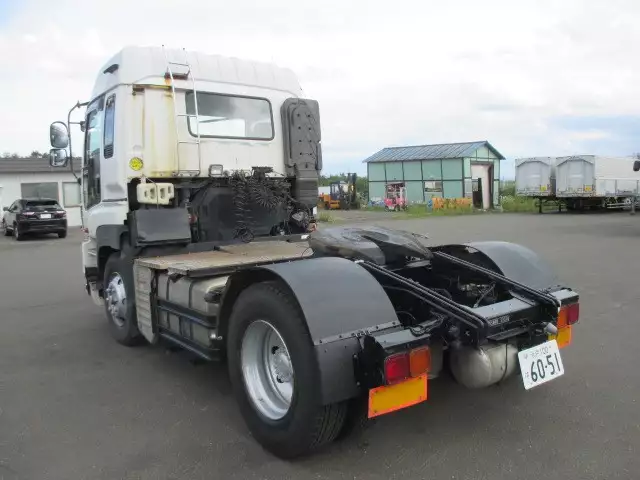 平成19年12月中古小型トラクタヘッドいすゞギガの画像4