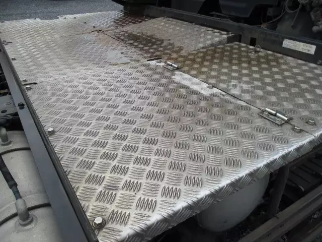 平成19年12月中古小型トラクタヘッドいすゞギガの画像25