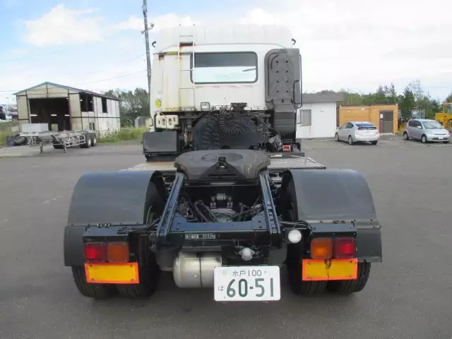 平成19年12月中古小型トラクタヘッドいすゞギガの画像6