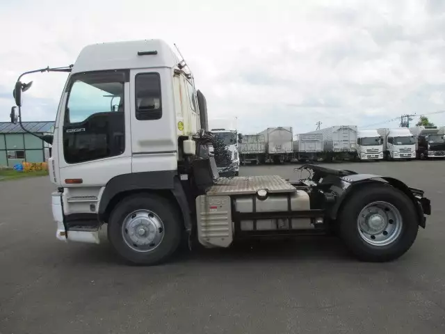 平成19年12月中古小型トラクタヘッドいすゞギガの画像8