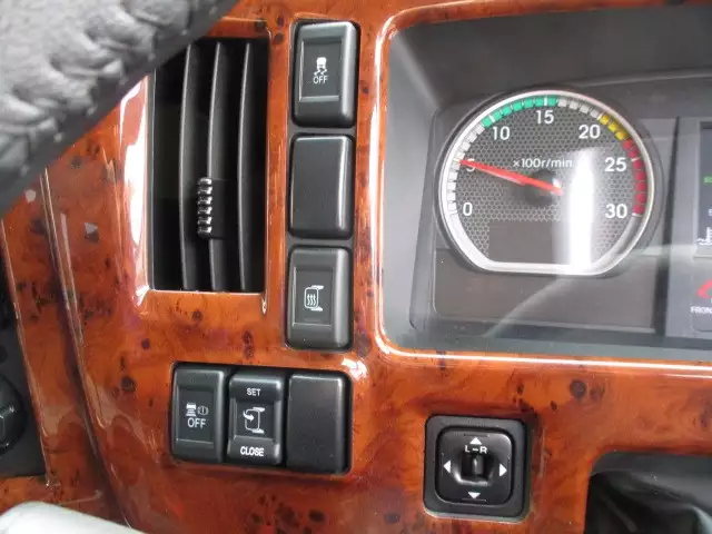 平成29年03月中古大型トラクタヘッドいすゞギガの画像32