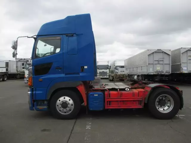 平成17年07月中古小型トラクタヘッド日野プロフィアの画像2