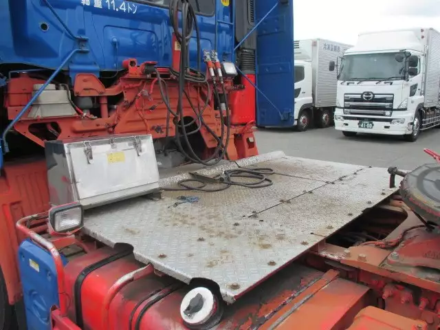 平成17年07月中古小型トラクタヘッド日野プロフィアの画像8